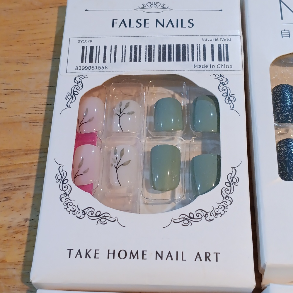 Assorted False Nails Set Of 8 - Picture 2 of 8